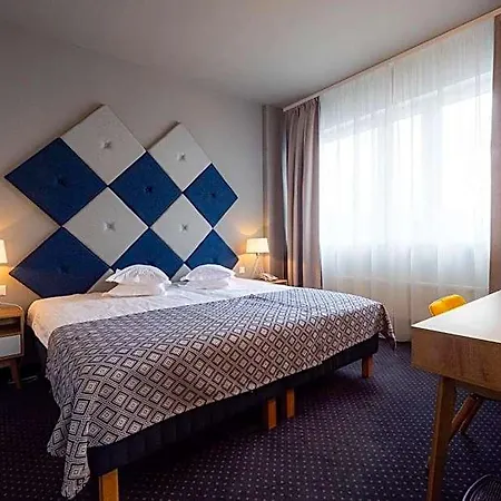 Centrum 3*